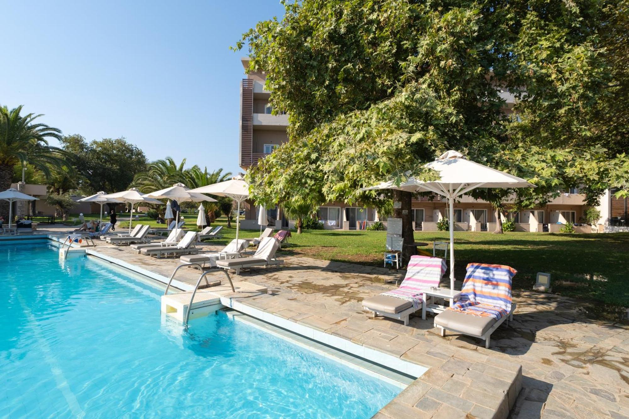 Long Beach Hotel&Resort Longos  Exterior foto